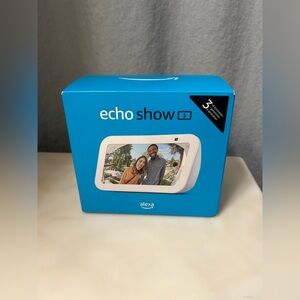 Amazon Echo Show 5 3rd Generation in Glacier White NEW Retail $90